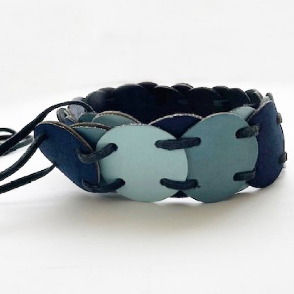 All Leather/Suede Blue Circle Belt Size Small